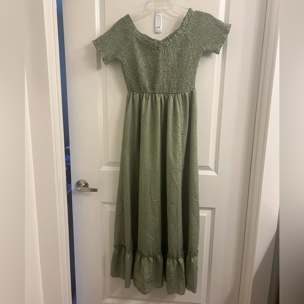 Simplee Green Ruched Maxi Dress